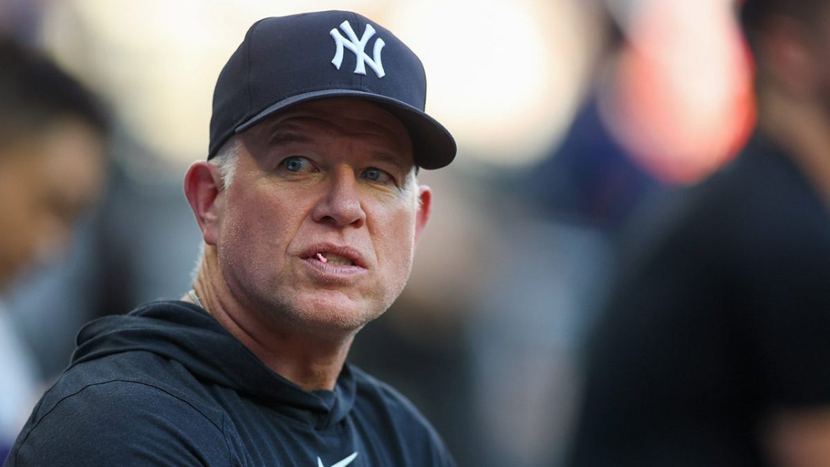 Former MLB player Sean Casey gets injured while with the Savannah Bananas