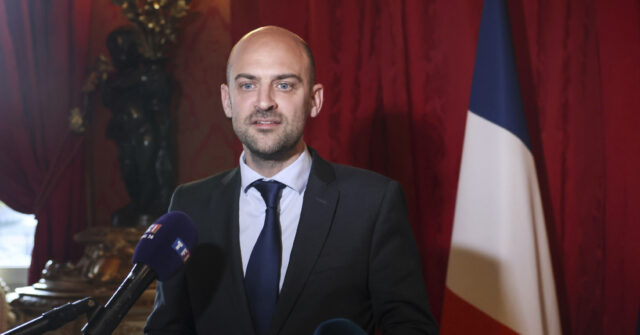 France Hesitates Once More on Acknowledging 'Palestinian State'