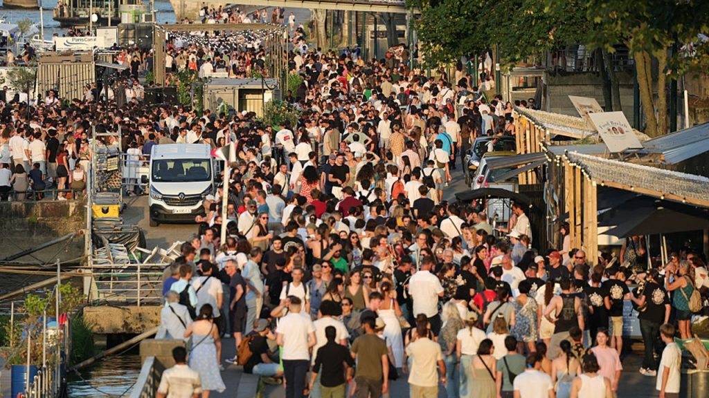 French music festival affected by a series of syringe attacks while suspects are arrested