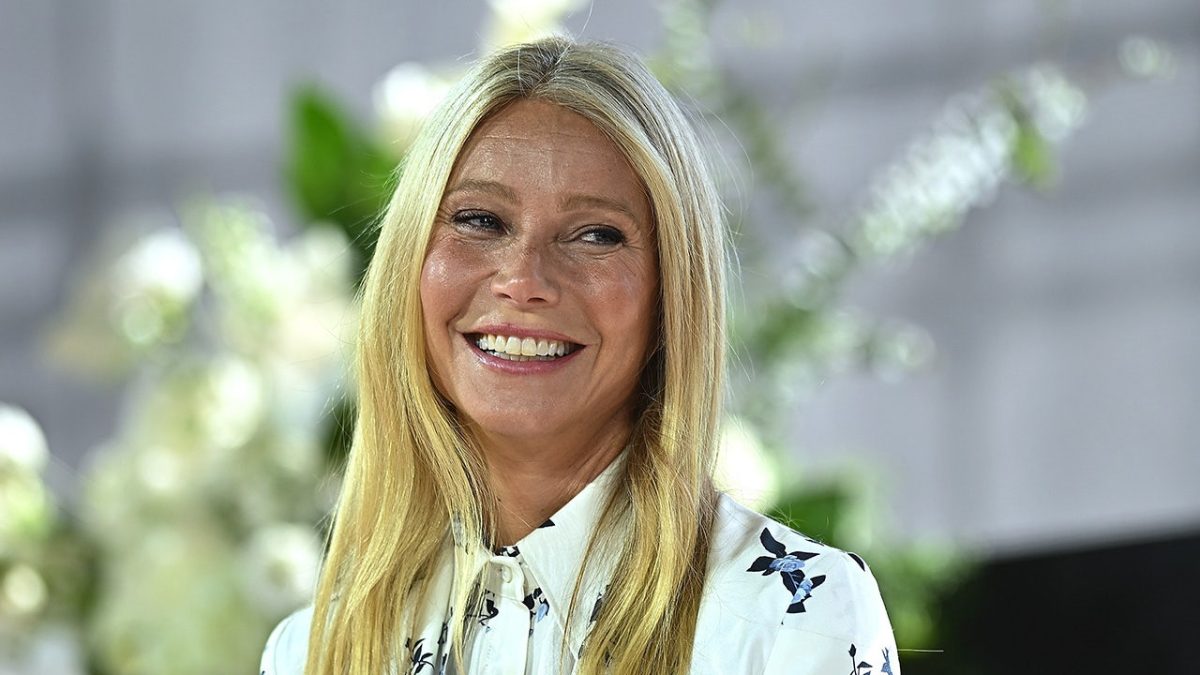 Gwyneth Paltrow posts a Tuscan breakfast recipe without a shirt, fans respond