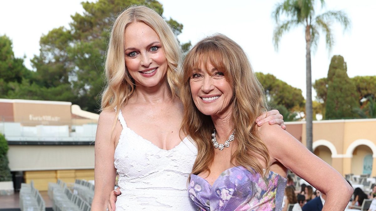 Heather Graham and Jane Seymour post beach selfies while on vacation in Italy