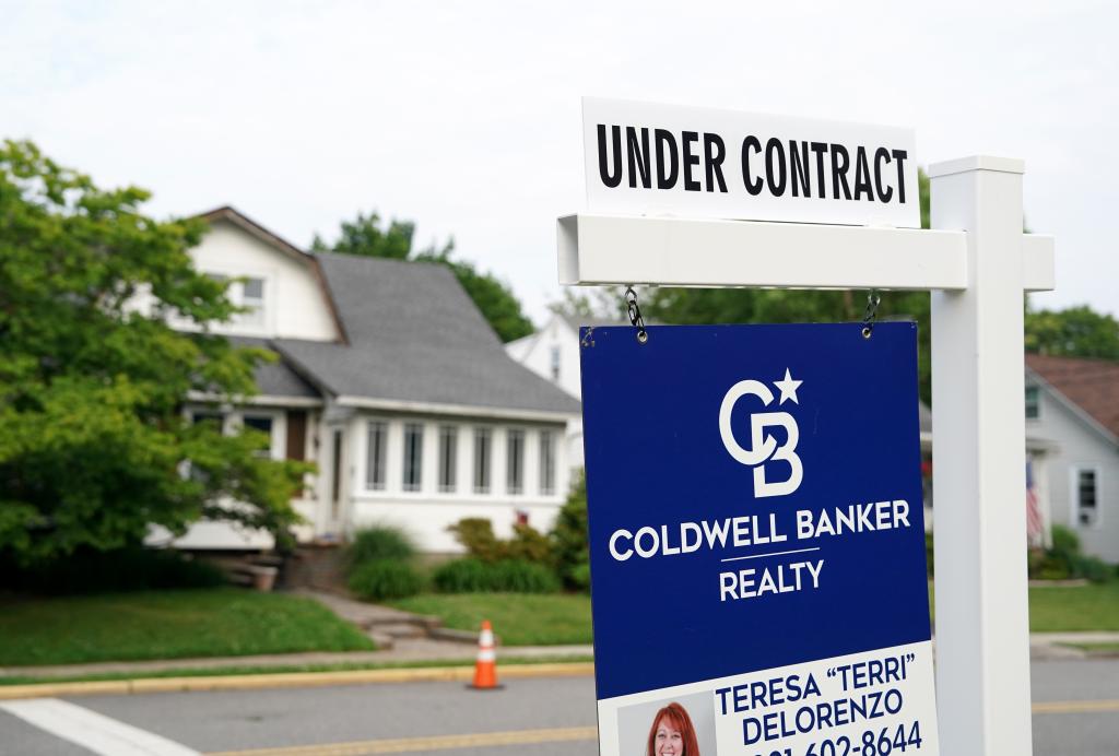 Home sales drop more than anticipated as high mortgage rates reduce demand