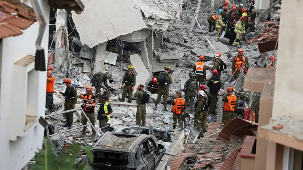 Israelis recount their experiences after Iranian missiles struck their homes.