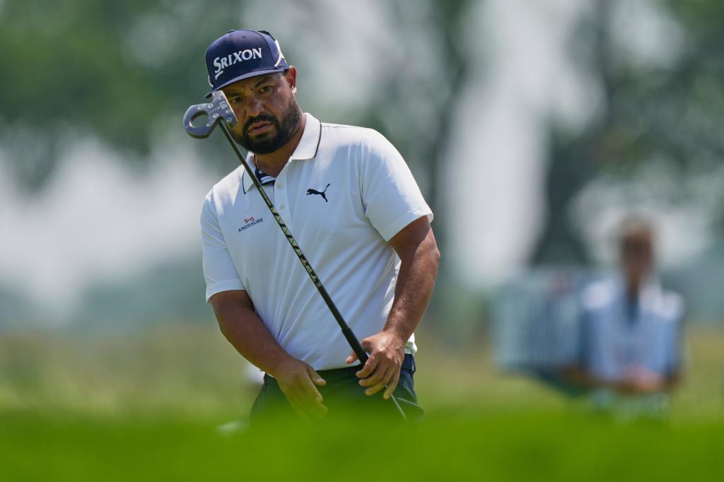 J.J. Spaun makes a strong start with a bogey-free round to take the early lead in the US Open