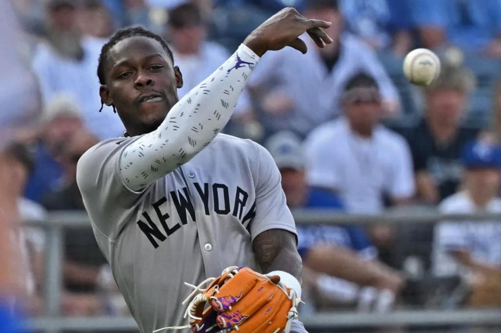Jazz Chisholm Jr. of the Yankees leaves the game early due to neck tightness