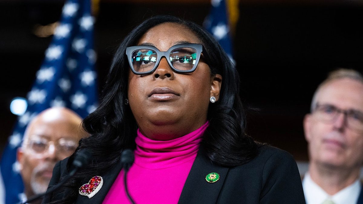 LaMonica McIver charged following altercation at Newark detention center