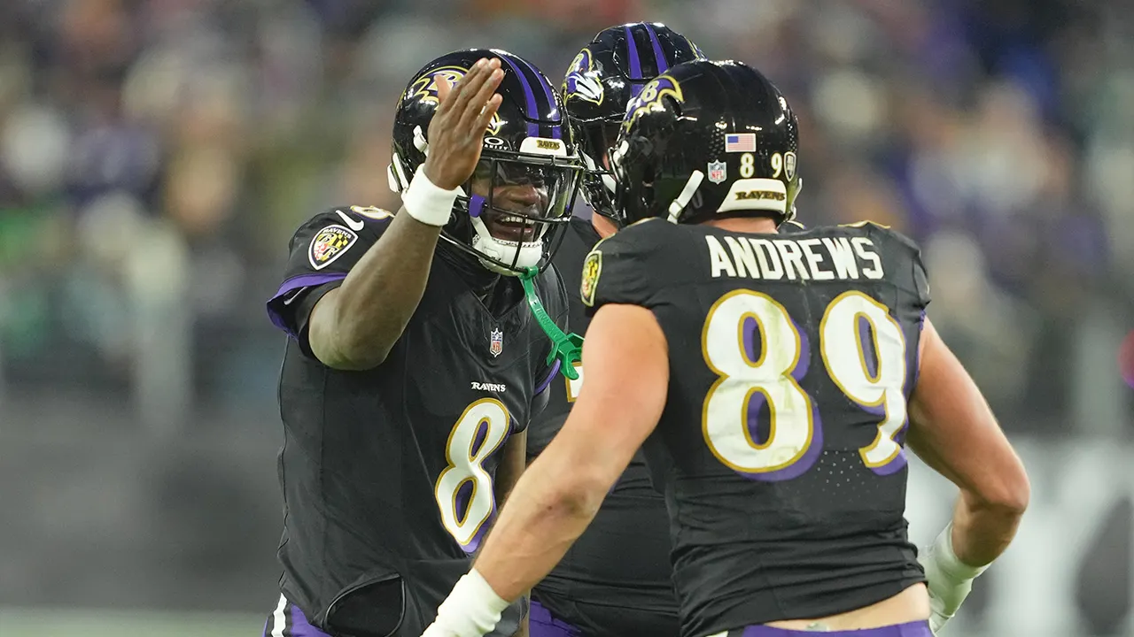 Lamar Jackson supports Mark Andrews following key playoff fumble and drop
