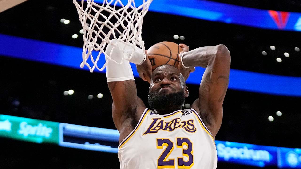LeBron James decides on his Lakers contract