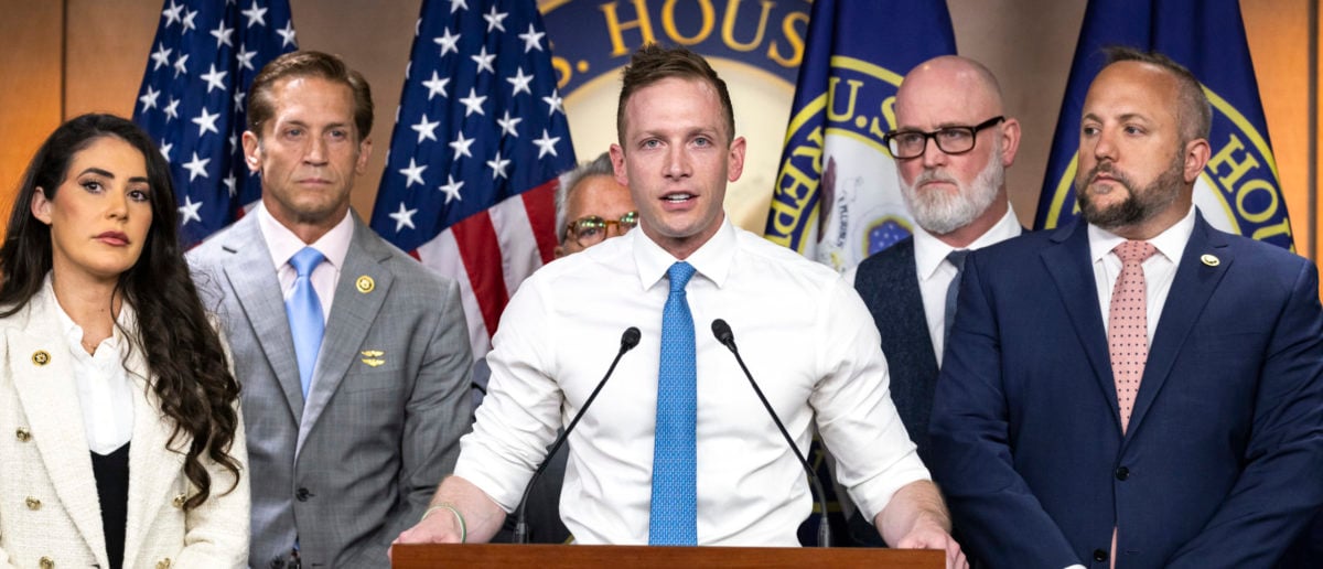 Man Gives Up After Reportedly Threatening Jewish Legislator With Palestine Flag