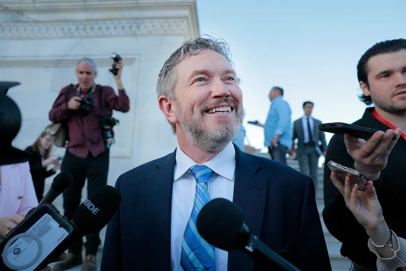 Massie presents a bipartisan 'War Powers Resolution' to prevent U.S. engagement in the Israel-Iran conflict.