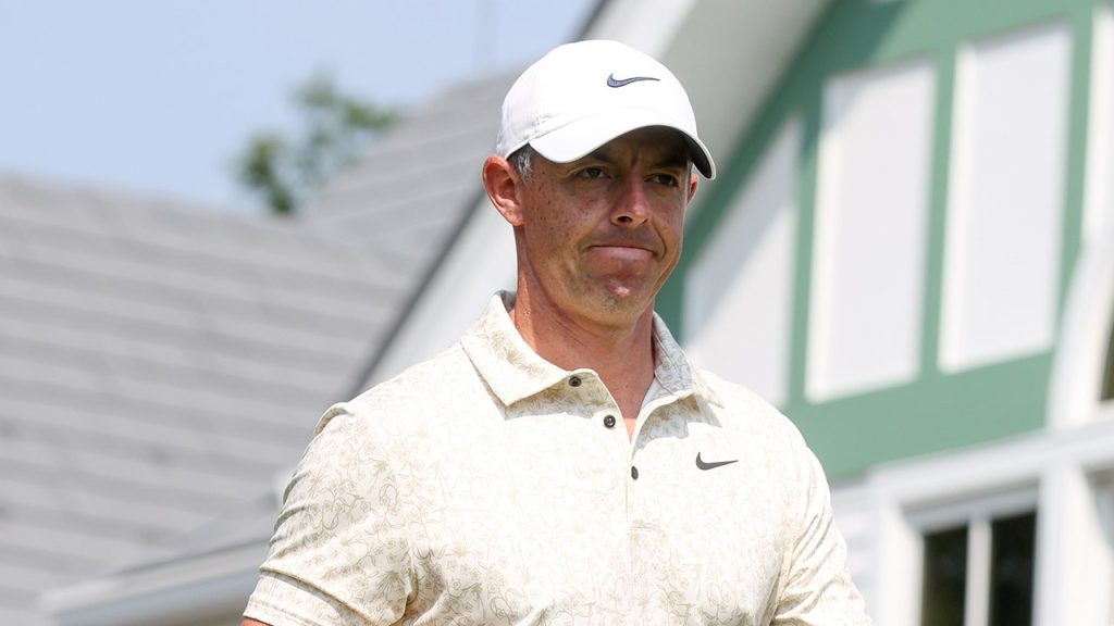 Masters winner McIlroy ignores media following difficult start at the US Open
