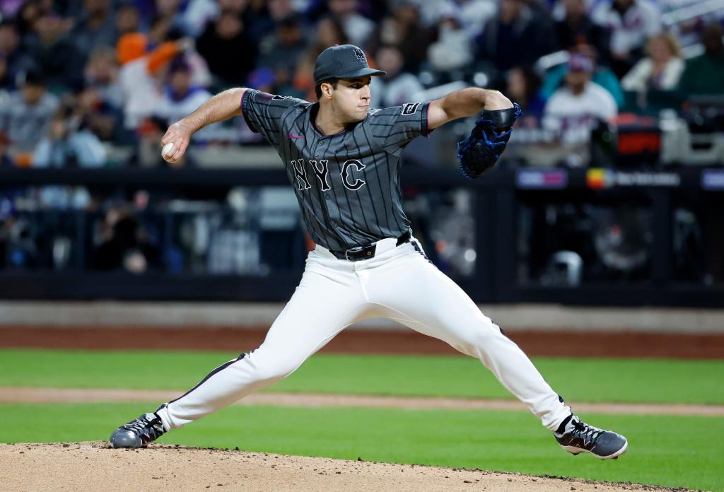 Max Kranick placed on injured list due to elbow strain in setback for Mets' pitching staff