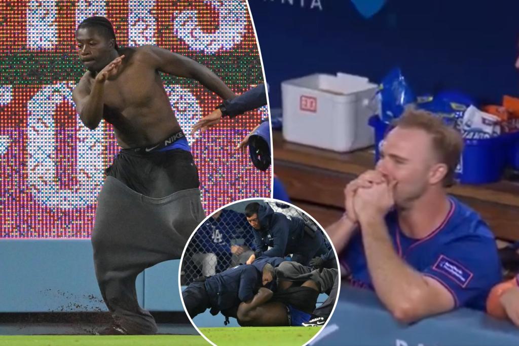 Mets excited by fan's pantsless antics on the field against the Dodgers