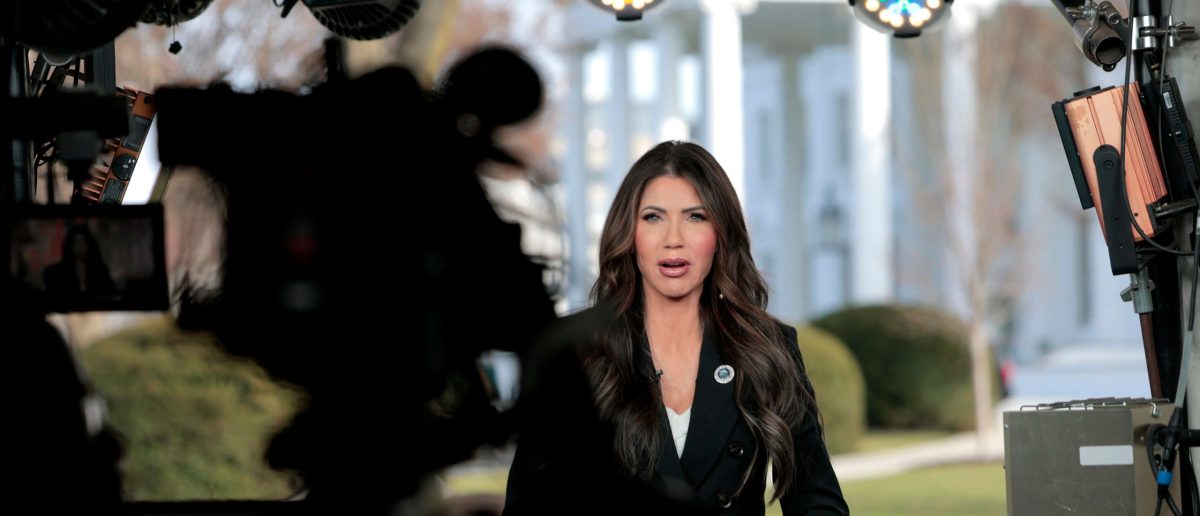 News Outlet Misleads About ICE Targeting Pregnant Woman When It Actually Went After Her Husband.