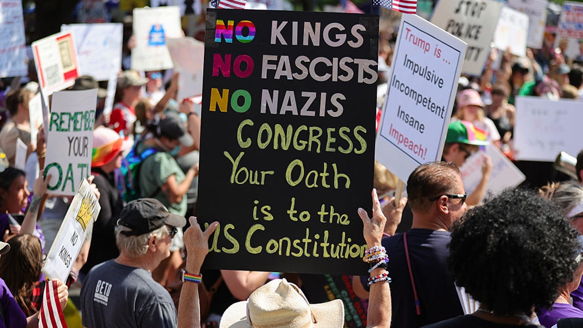 'No Kings' protests follow BLM strategies as calm gatherings escalate into violence