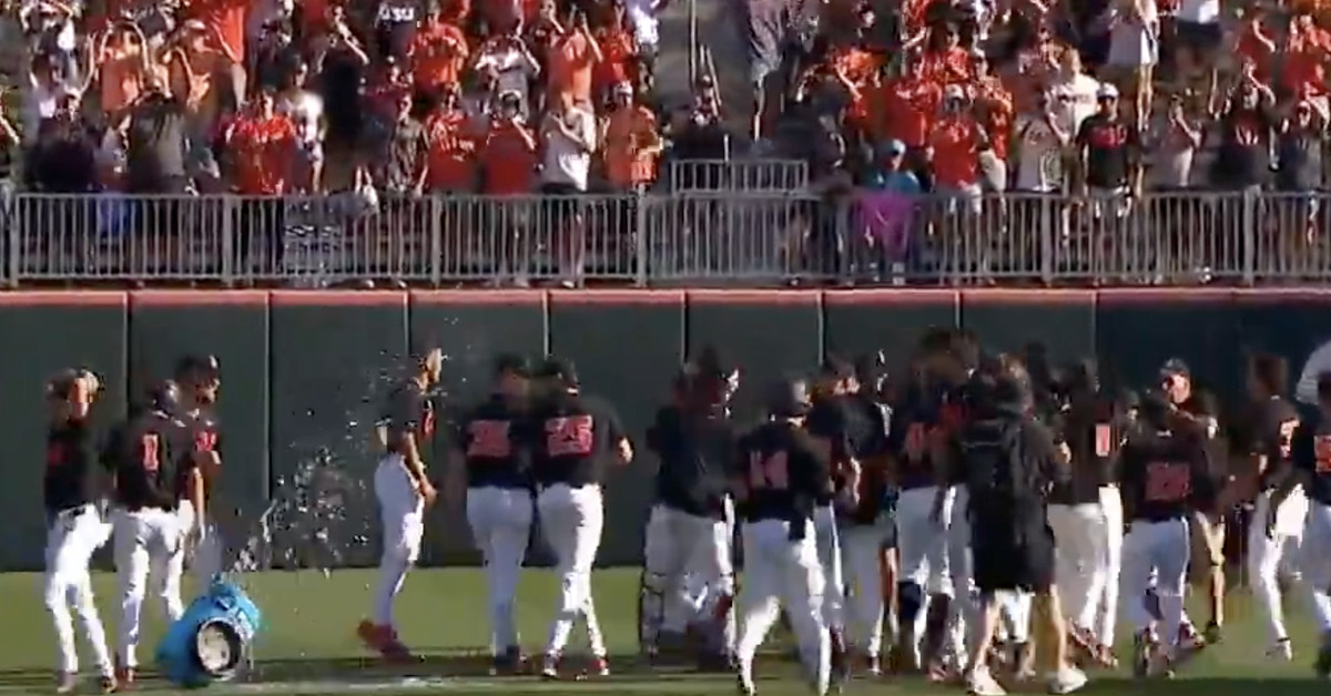 Oregon State surprises Florida State in Game 1 of their Super Regional series