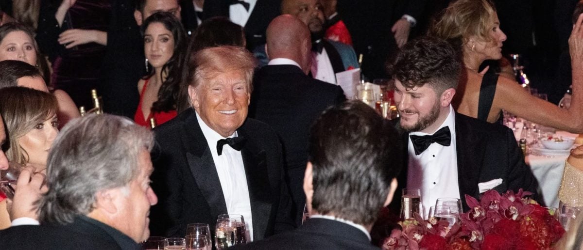 Outgoing FCC Commissioner Supports Key Assistant as Successor