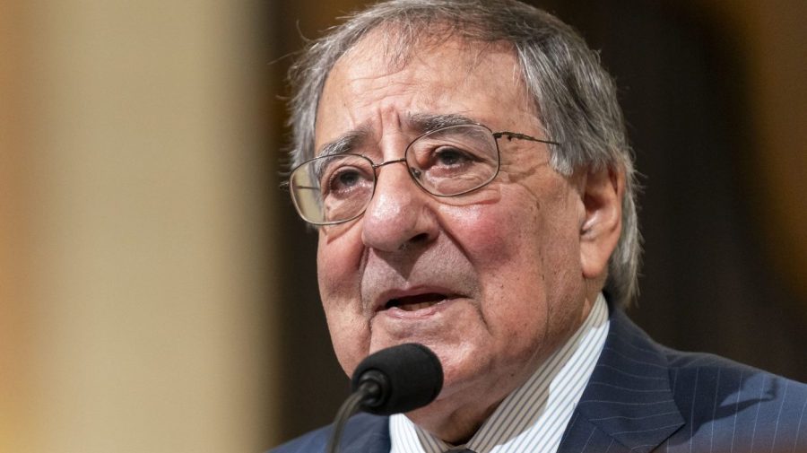Panetta: Trump contradicting intelligence assessments 'a very scary prospect'