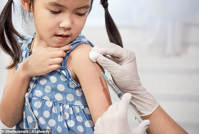 Pfizer CEO confronts RFK Jr regarding mRNA vaccines and their connection to cancer