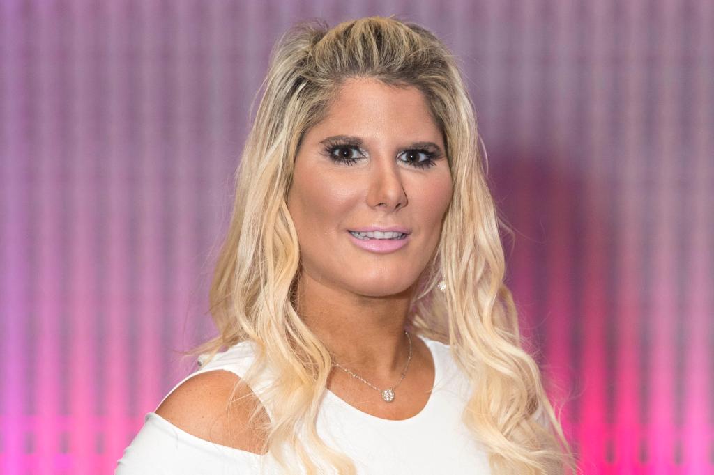 Real estate agent featured on 'Million Dollar Beach House' dies in hit-and-run in the Hamptons.