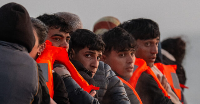 Reform Party Promises to Remove All Unauthorized Migrants From Britain