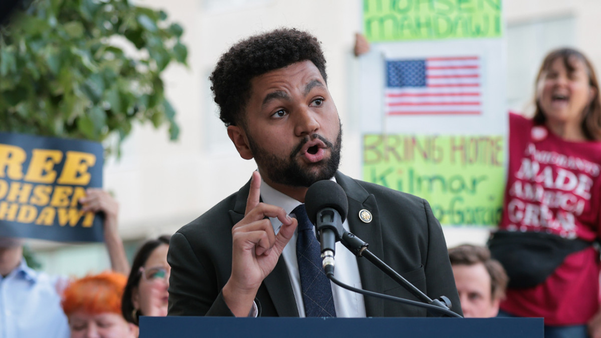 Rep. Frost receives criticism for advocating citizenship for all undocumented immigrants