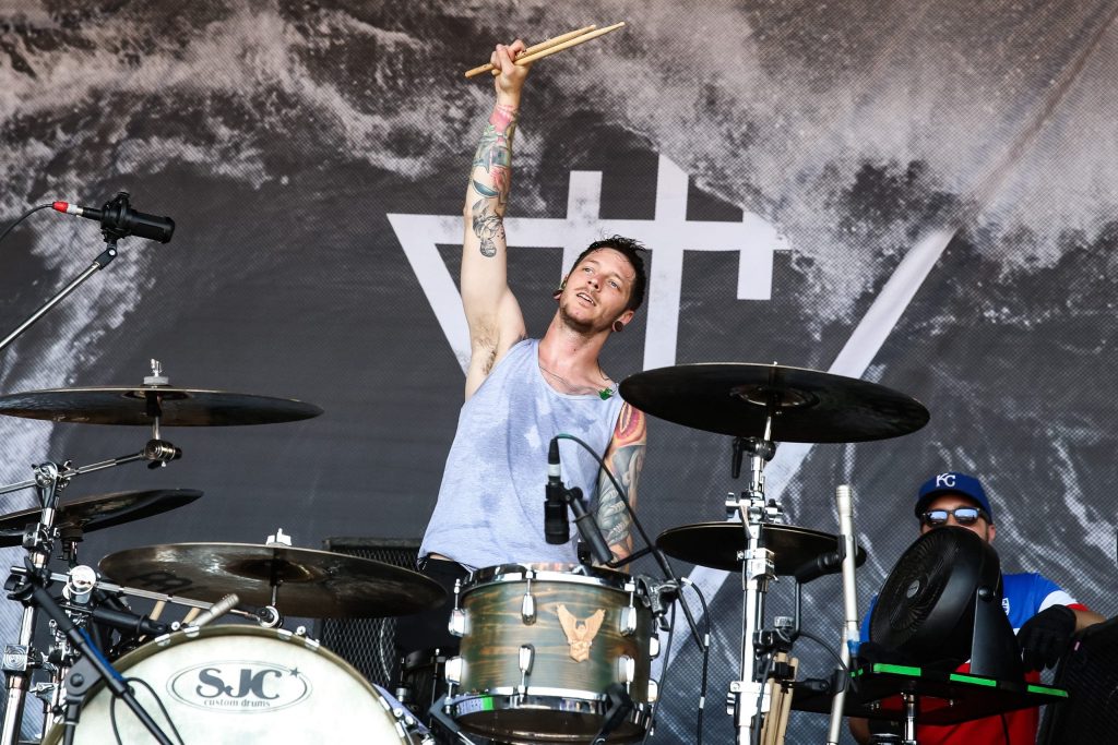 Report uncovers details about May crash that resulted in the deaths of 6, including a musician