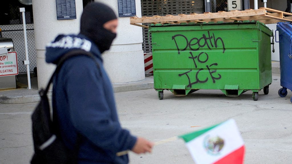 Republicans suggest a fund to cover state expenses for immigration enforcement under BIDEN