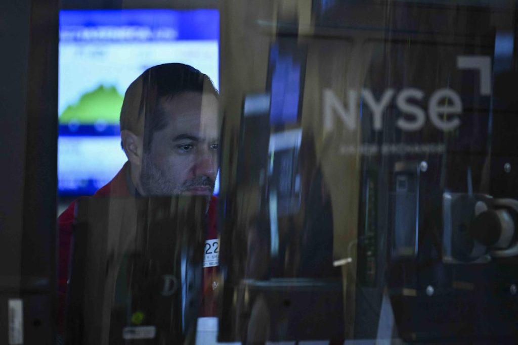 S&P 500 Today: Edison International Shares Drop Due to Analysts Highlighting Liability Risk