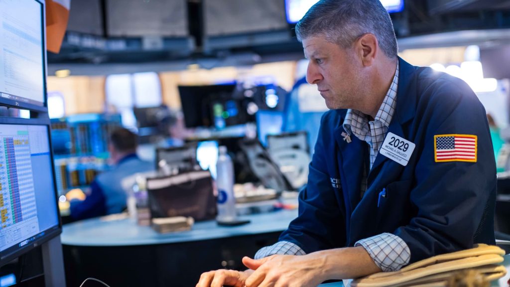 S&P 500 reaches a new high fueled by optimism over trade agreements, marking an impressive recovery from April lows: Live updates