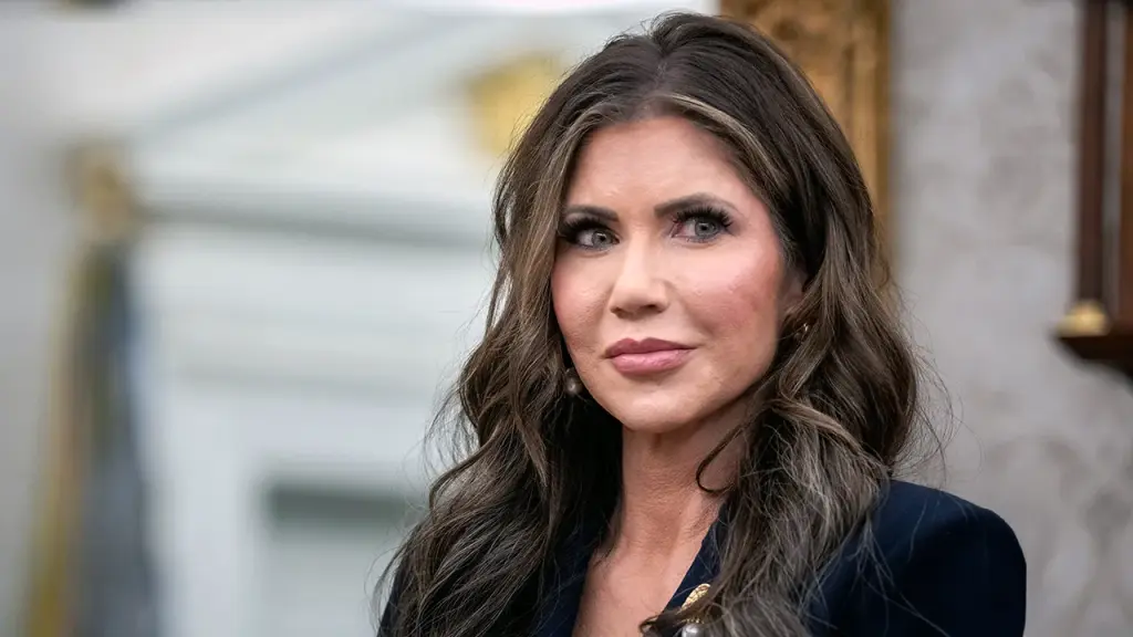 Schiff demands the resignation of DHS Secretary Noem following Padilla's forced removal