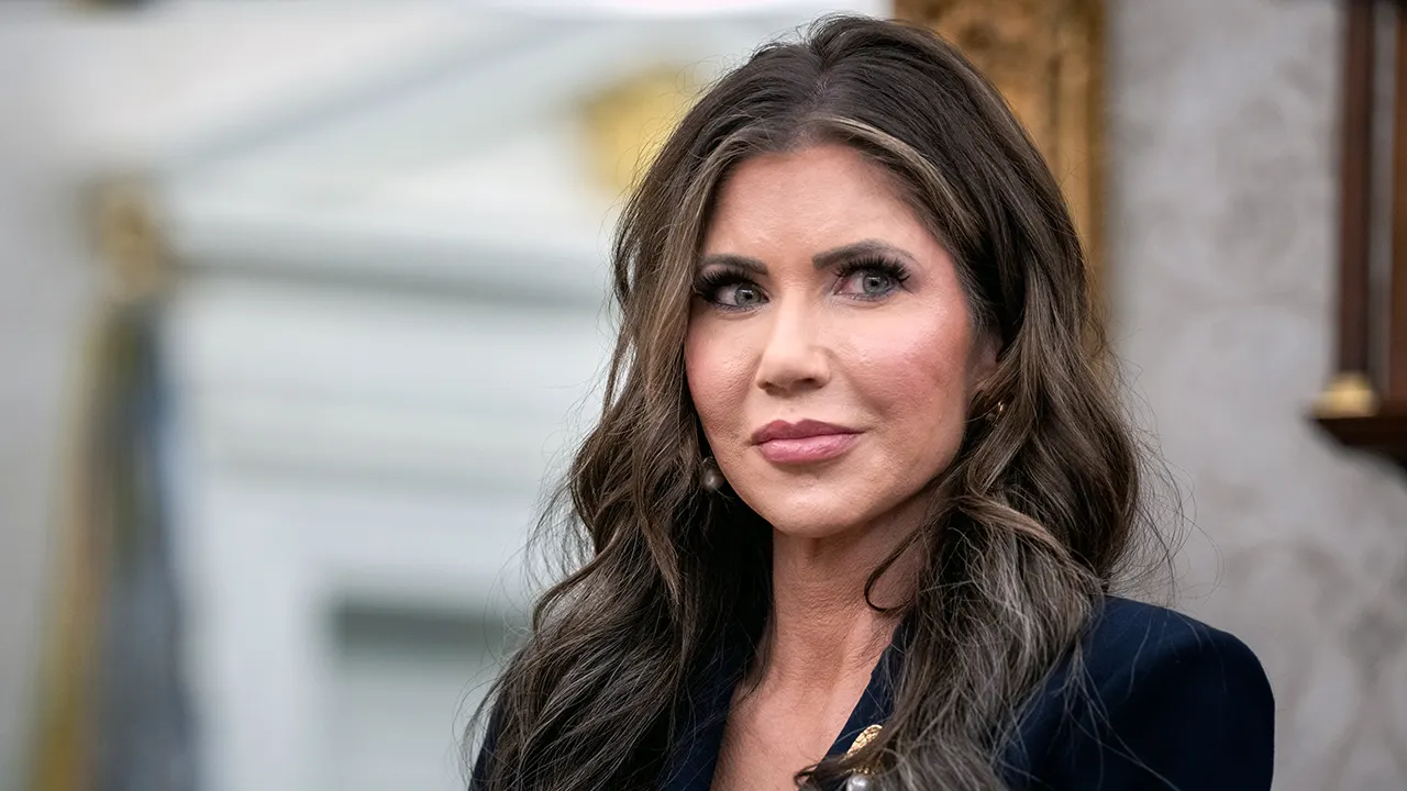 Schiff demands the resignation of DHS Secretary Noem following Padilla's forced removal