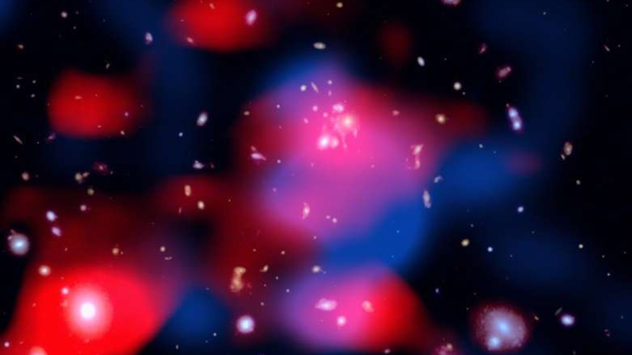 Scientists find old radio signals from a faraway galaxy cluster
