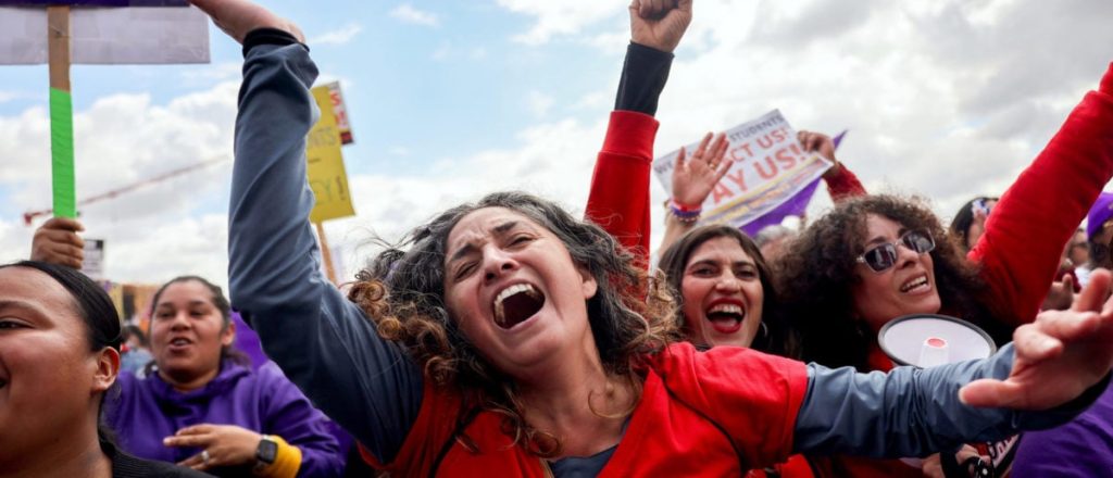 Second Largest School District in the U.S. Faces Financial Crisis After Extended Period of Overspending