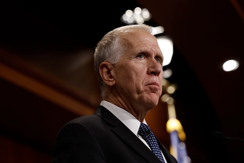 Senator Tillis to step down as Trump promises backing for primary opponents
