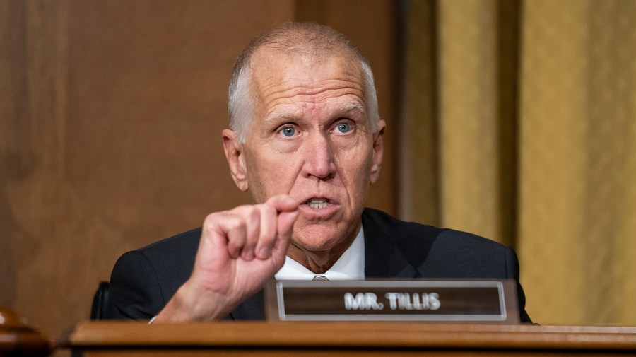 Senator from GOP criticizes Padilla for being taken down to the ground