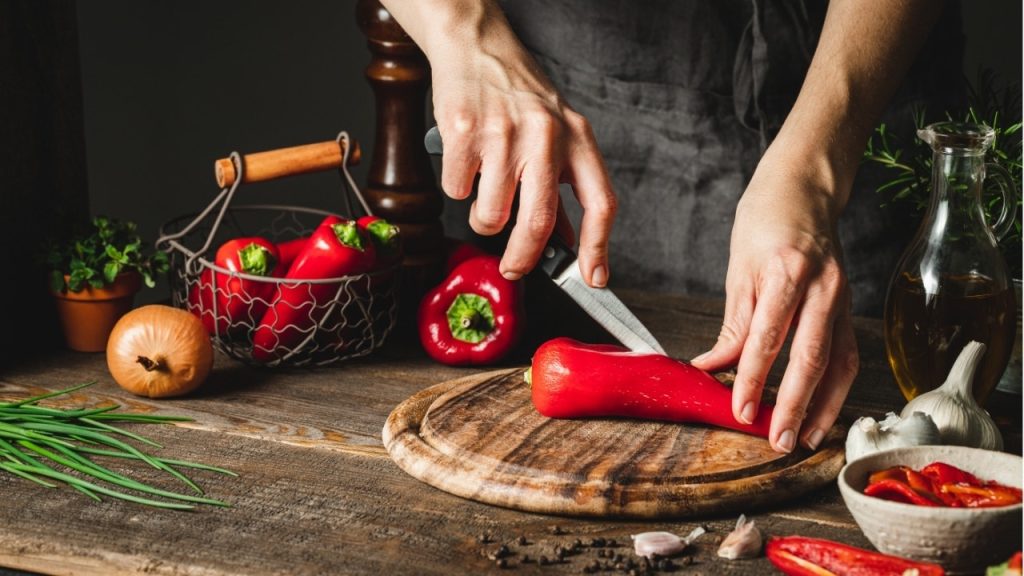 Spicy foods containing capsaicin may enhance general health, according to a researcher.