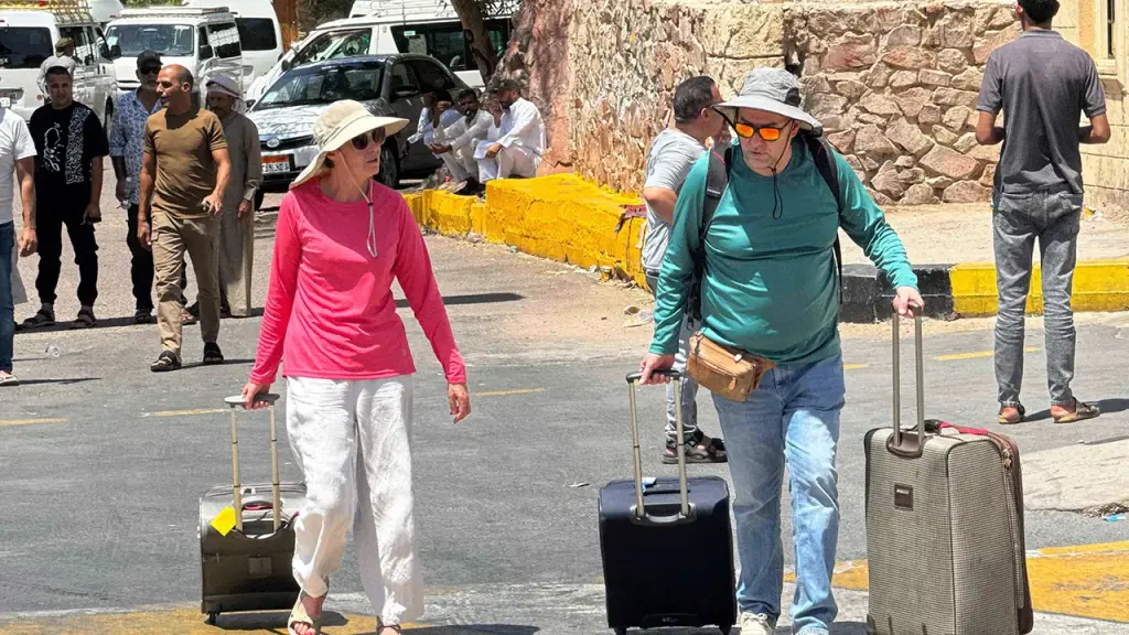 State Department providing advice to 25,000 individuals in Israel and Iran during rising tensions