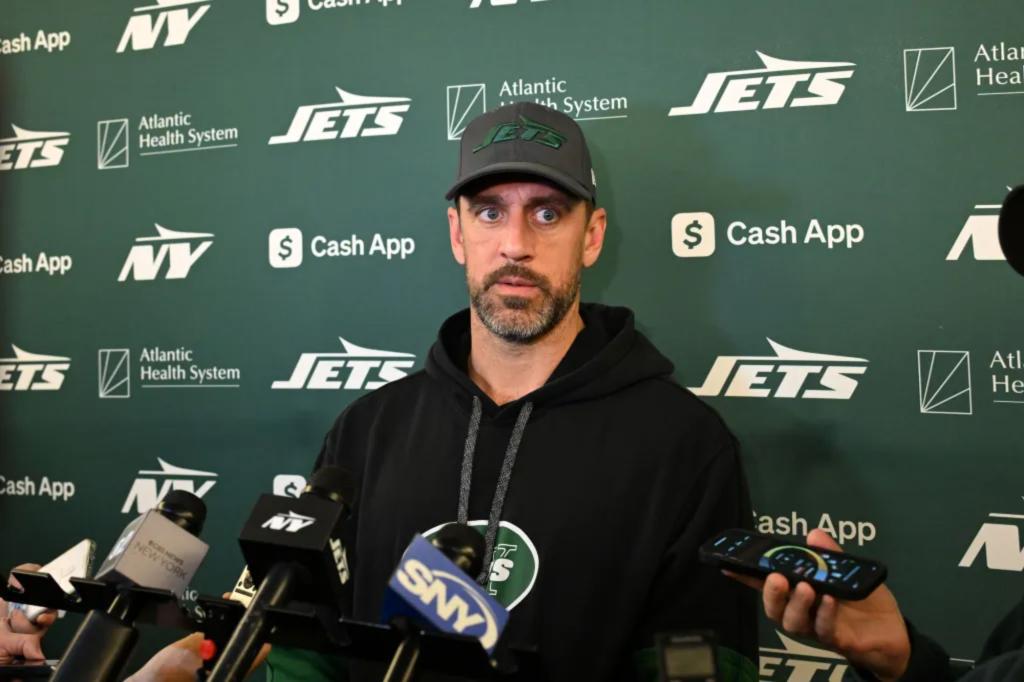 Steelers finalize Aaron Rodgers' jersey number following his signing