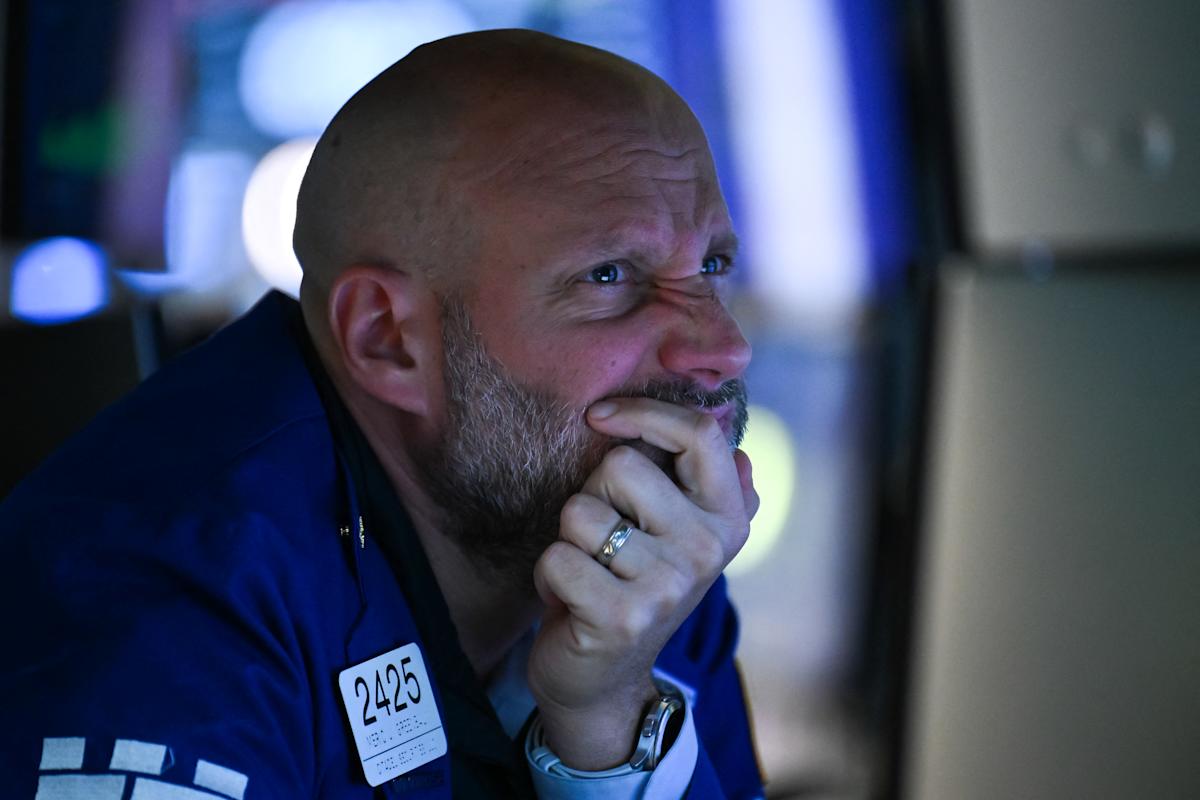 Stock market today: S&P 500 reaches 6,000 as Tesla recovers during easing tensions between Trump and Musk