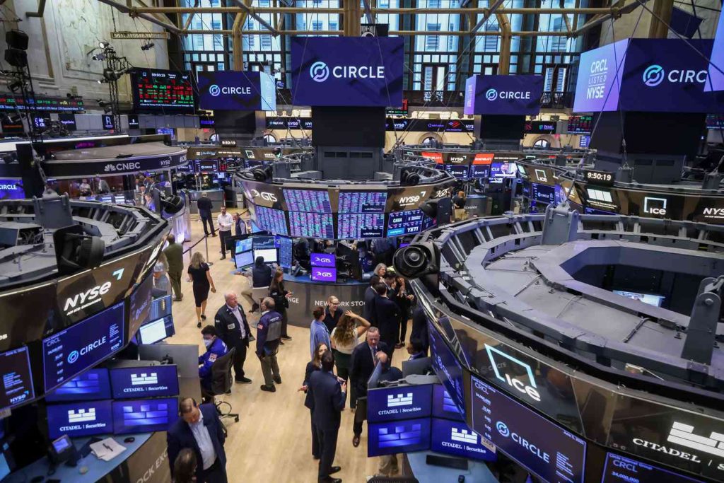 Stocks Climb After Trump and Xi Show Improvement in Trade Discussions; Investors Prepare for Friday's Jobs Report