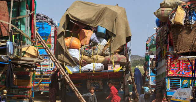 Taliban States More than 5 Million Afghans Have Returned Home During Deportations from Iran and Pakistan