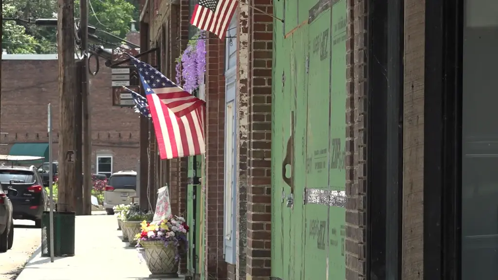Tiny mountain village welcomes visitors following Helene.