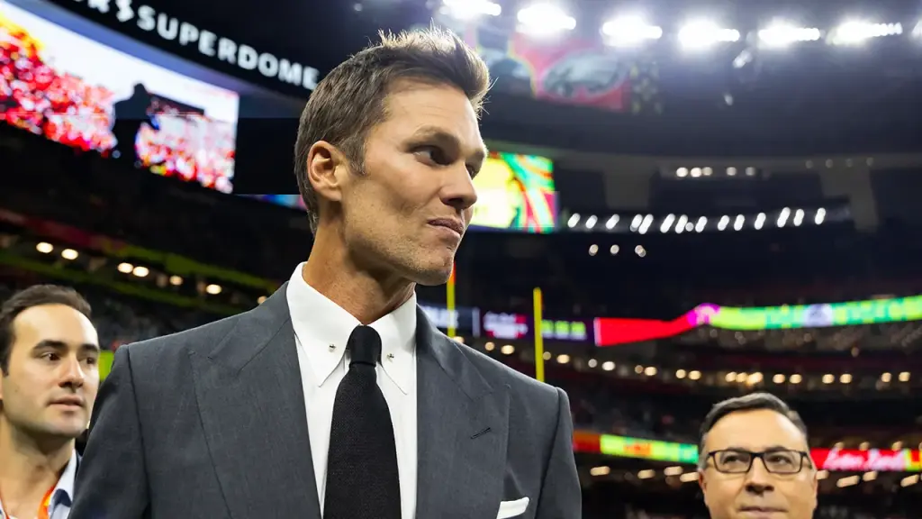 Tom Brady shares insights on his approach to broadcasting with Mahomes and other NFL players.