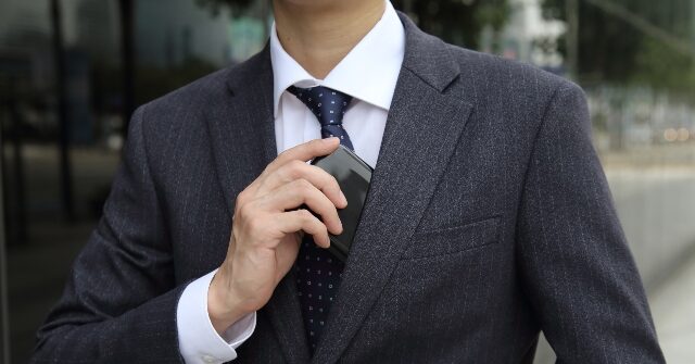 Trump Administration's Efforts to Stop Government Employees from Leaking Secrets Faces Issues with Wireless Devices