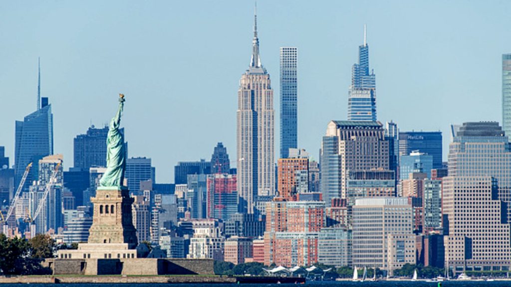 US expected to add 7,500 millionaires with $43.7 billion in wealth by 2025, according to a report