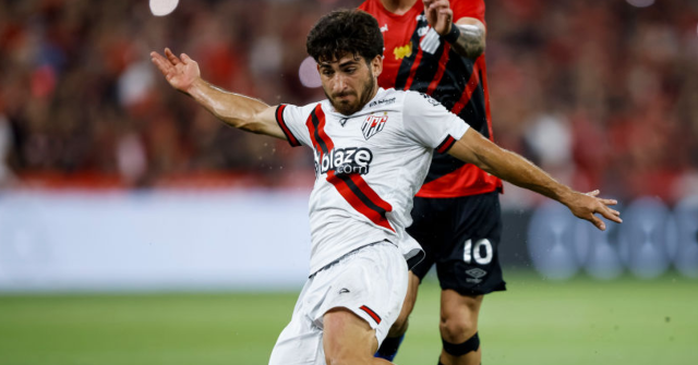 Venezuelans Living Abroad Request U.S. to Cancel Visa of Socialist Governor's Soccer Star Son