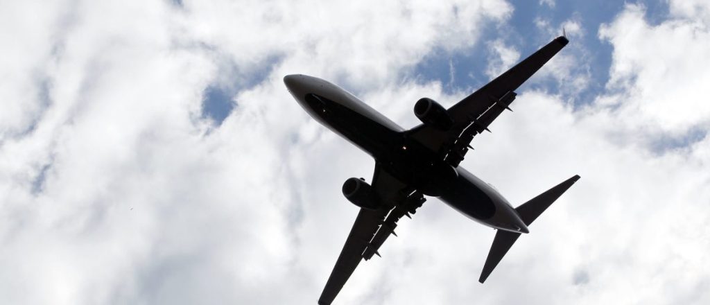 Video Shows Tourists Rushing to Flee as Boat Overturns