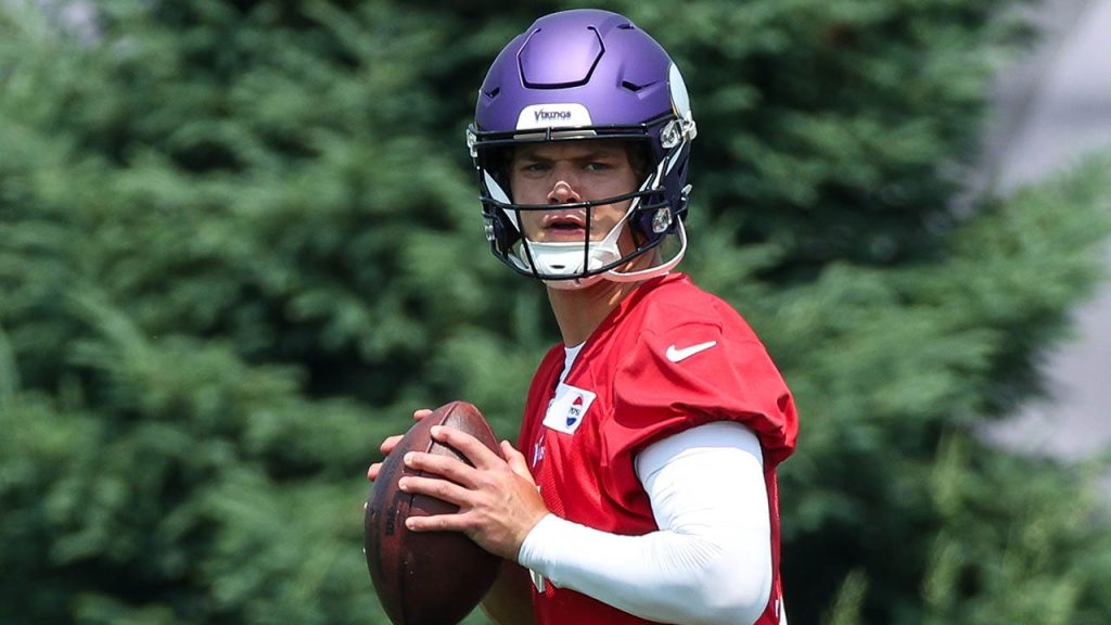 Vikings' TJ Hockenson highlights rookie QB JJ McCarthy's remarkable arm strength