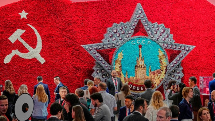 Vladimir Putin's investment forum does not draw in Western companies.